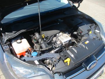 Ford Focus Turnier Titanium NAVI + Winterp+ PDC+ Kam.