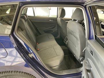 Volkswagen Golf - 11