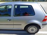 Volkswagen Golf 1.6 Auto Basis Basis - Volkswagen Golf aus 2002: 1.6