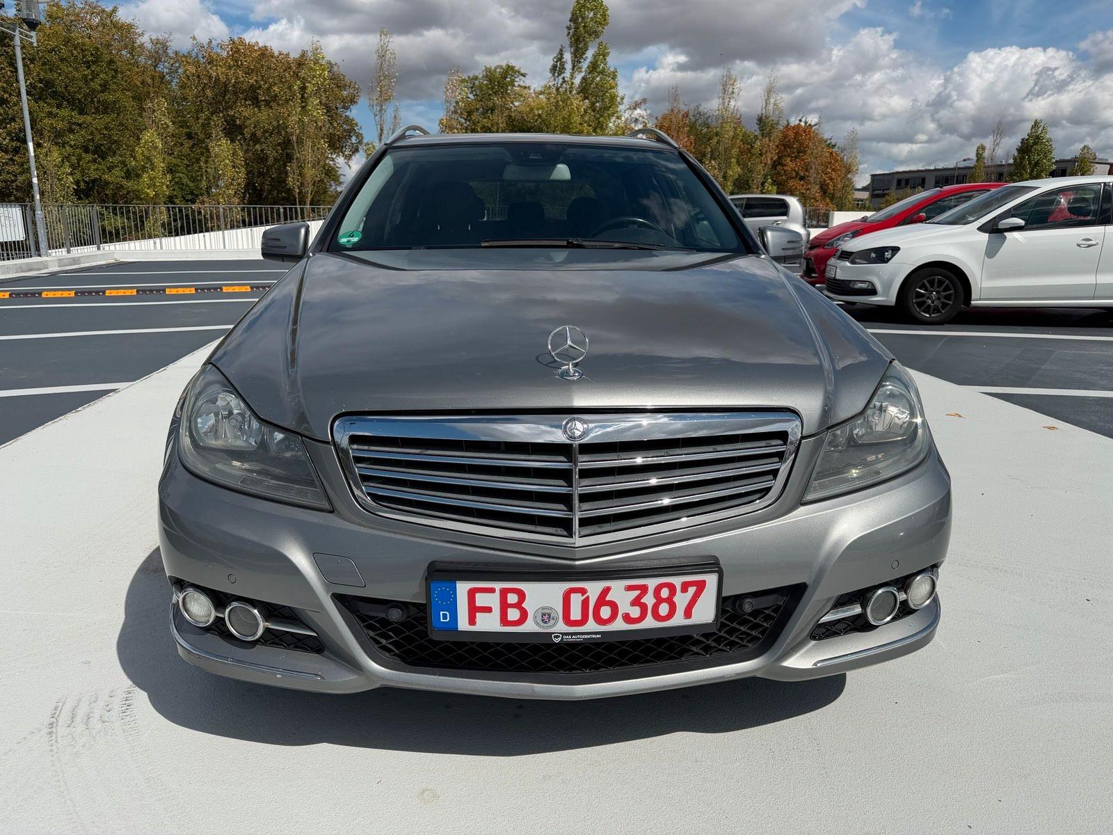 Mercedes-Benz C220 2012 — rear view