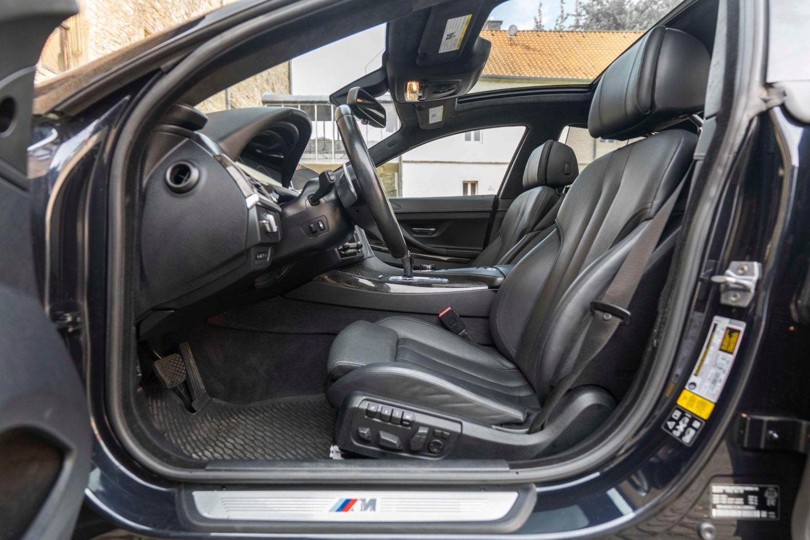 Fahrzeugabbildung BMW 650ix GC M-SPORT MASSAGE HUD H&K KAM CARPLAY