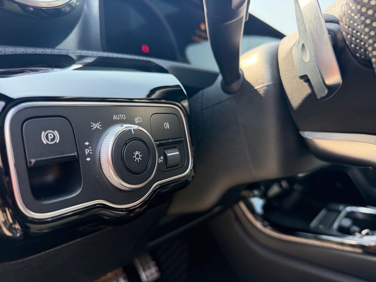Fahrzeugabbildung Mercedes-Benz A 250 e AMG+PANO+NIGHT+STNHZ+DIS+MULTIB+BUR+SHZ
