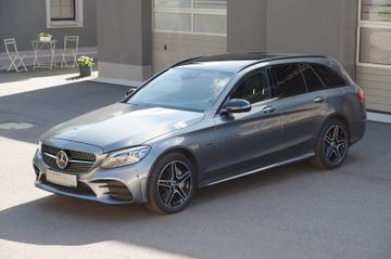 Mercedes-Benz C 300 e T AMG Line*Pano,Distronic+,Head-Up,360°