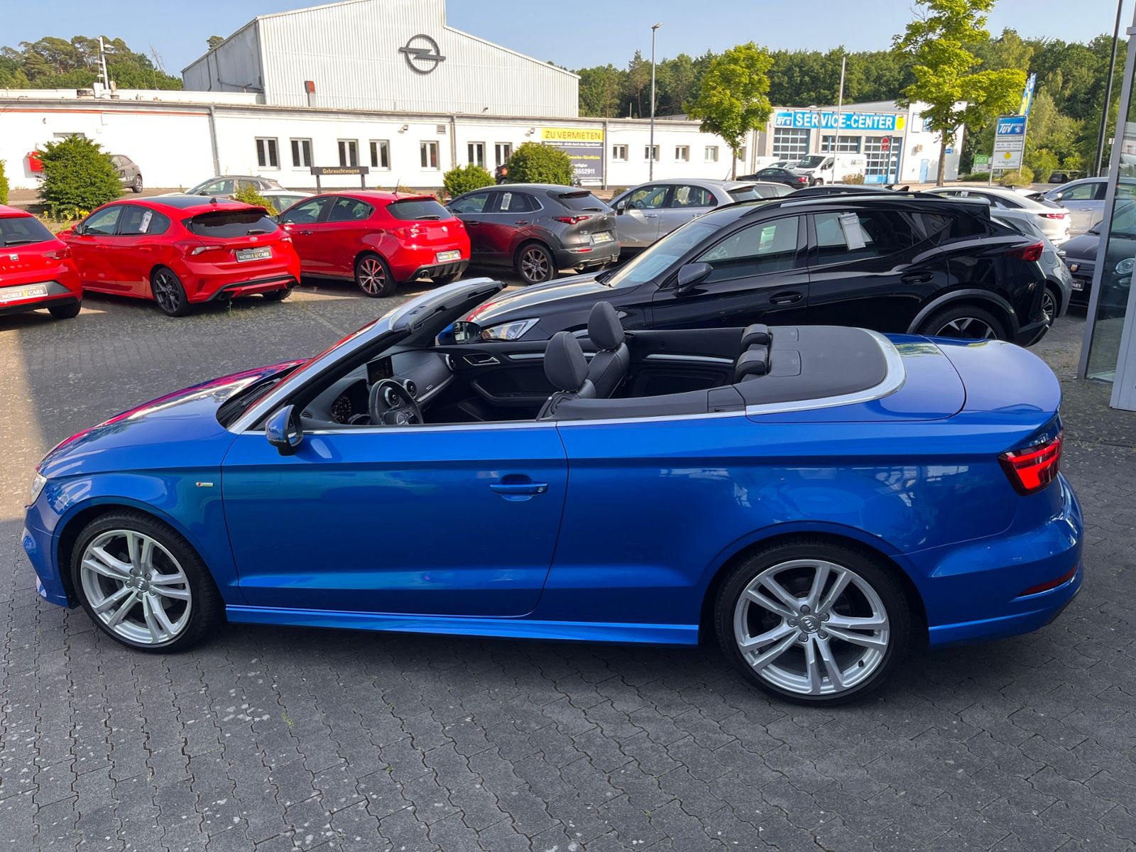 Fahrzeugabbildung Audi A3 Cabriolet S-Line AHK LED NAVI