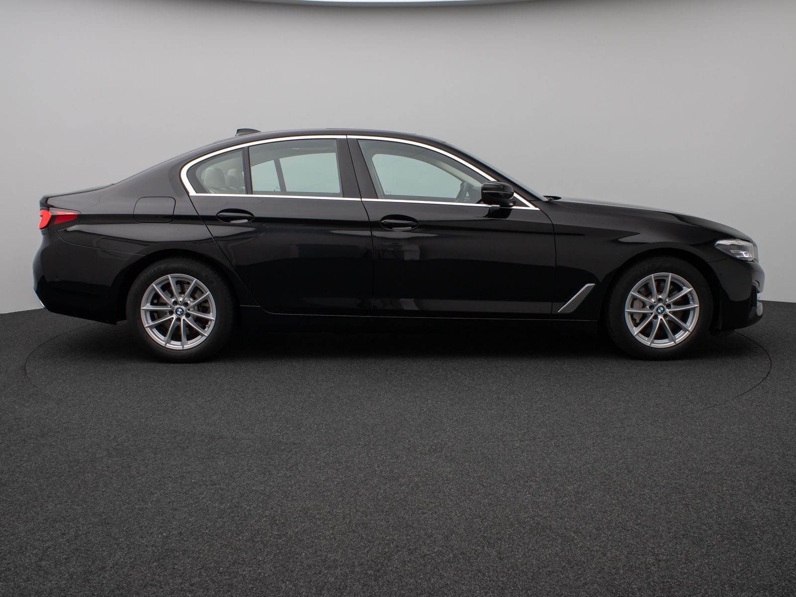 Fahrzeugabbildung BMW 530i Kamera Glasdach DAB Lenkrhzg Klima-4. Alarm