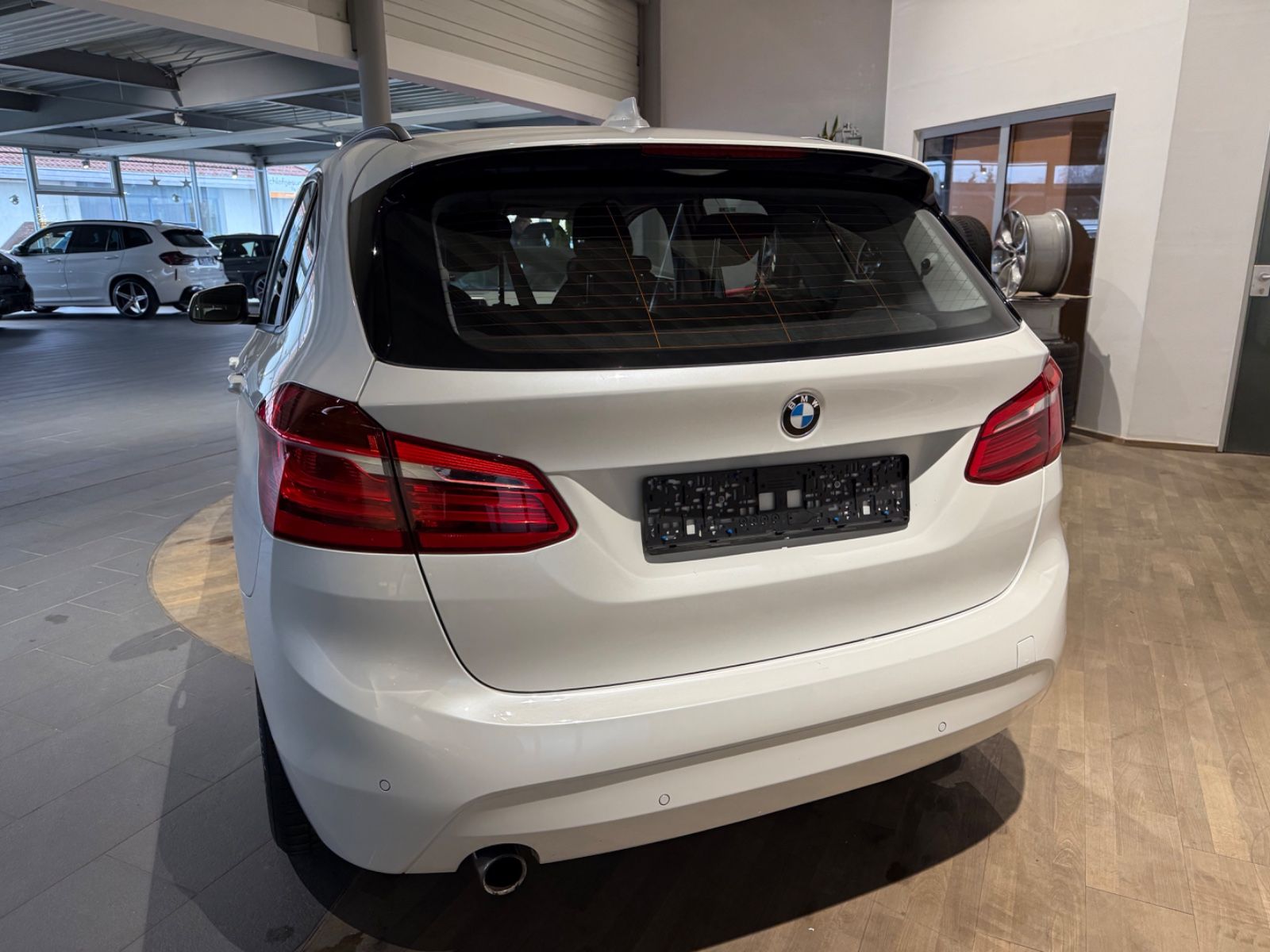 Fahrzeugabbildung BMW 218i Active Tourer *Navi*LED*Parkassis.*Komfortz