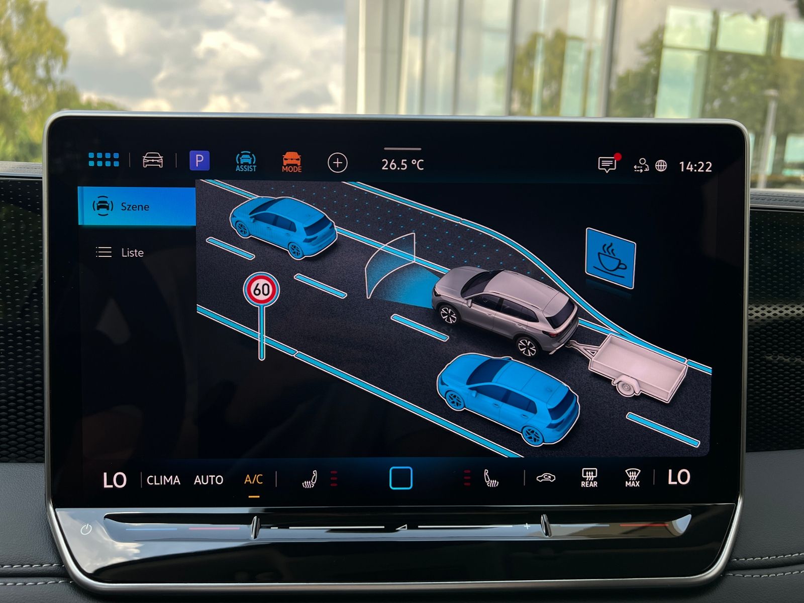 Fahrzeugabbildung Volkswagen Tiguan LIFE 1.5 eTSI DSG *AHK, LED Plus, Kamera,