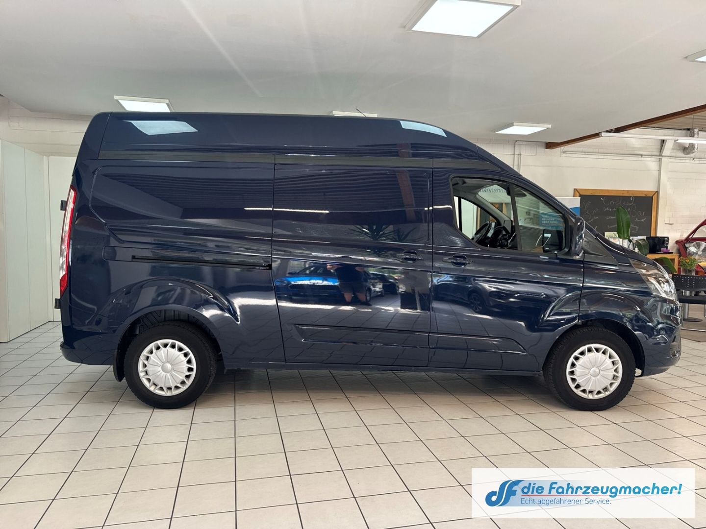 Fahrzeugabbildung Ford Transit Custom Kasten 320 L2H2 Limited StandHZG
