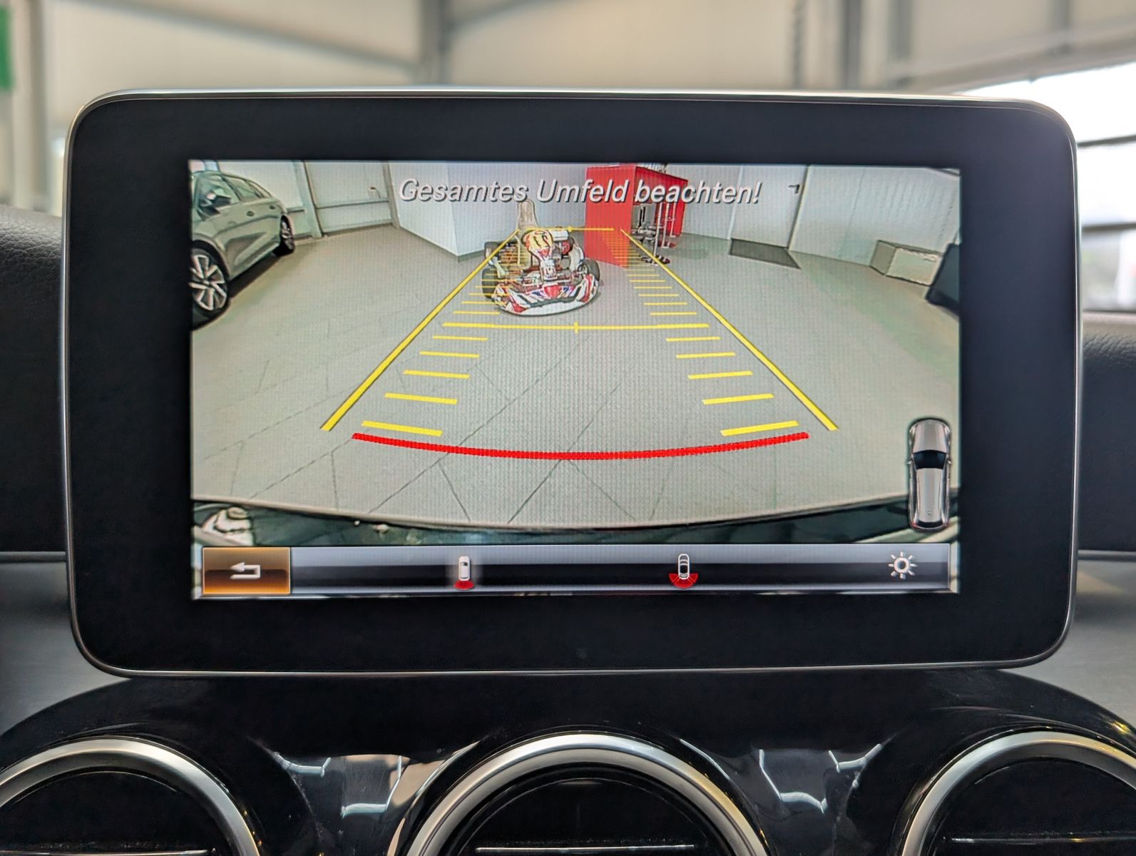 Fahrzeugabbildung Mercedes-Benz C 220 d T 9G Avantgarde T-Leder LED-High Kamera