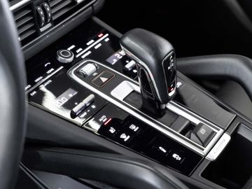 Porsche Cayenne - 12