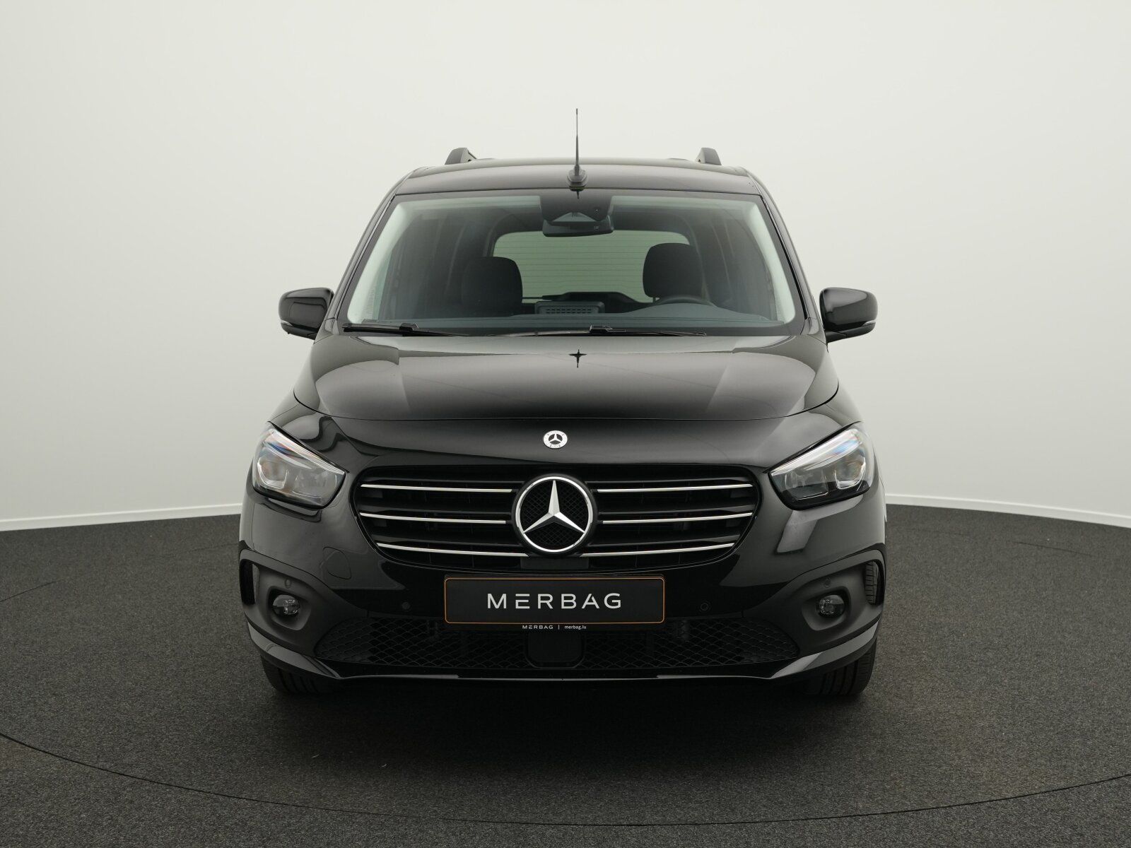 Mercedes-Benz T180d Edition imagem 2