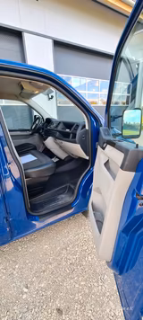 Volkswagen T6.1 Transporter - blaue Volkswagen T6