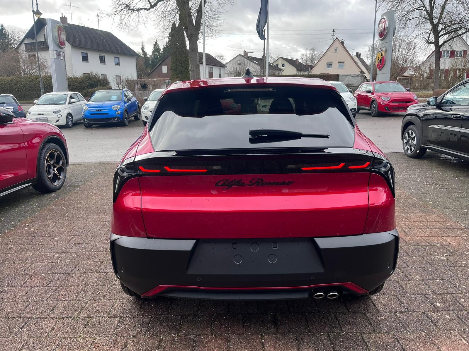Fahrzeugabbildung Alfa Romeo Junior Ibrida 1.2 VGT 48V-Hybrid 107 kW Speciale