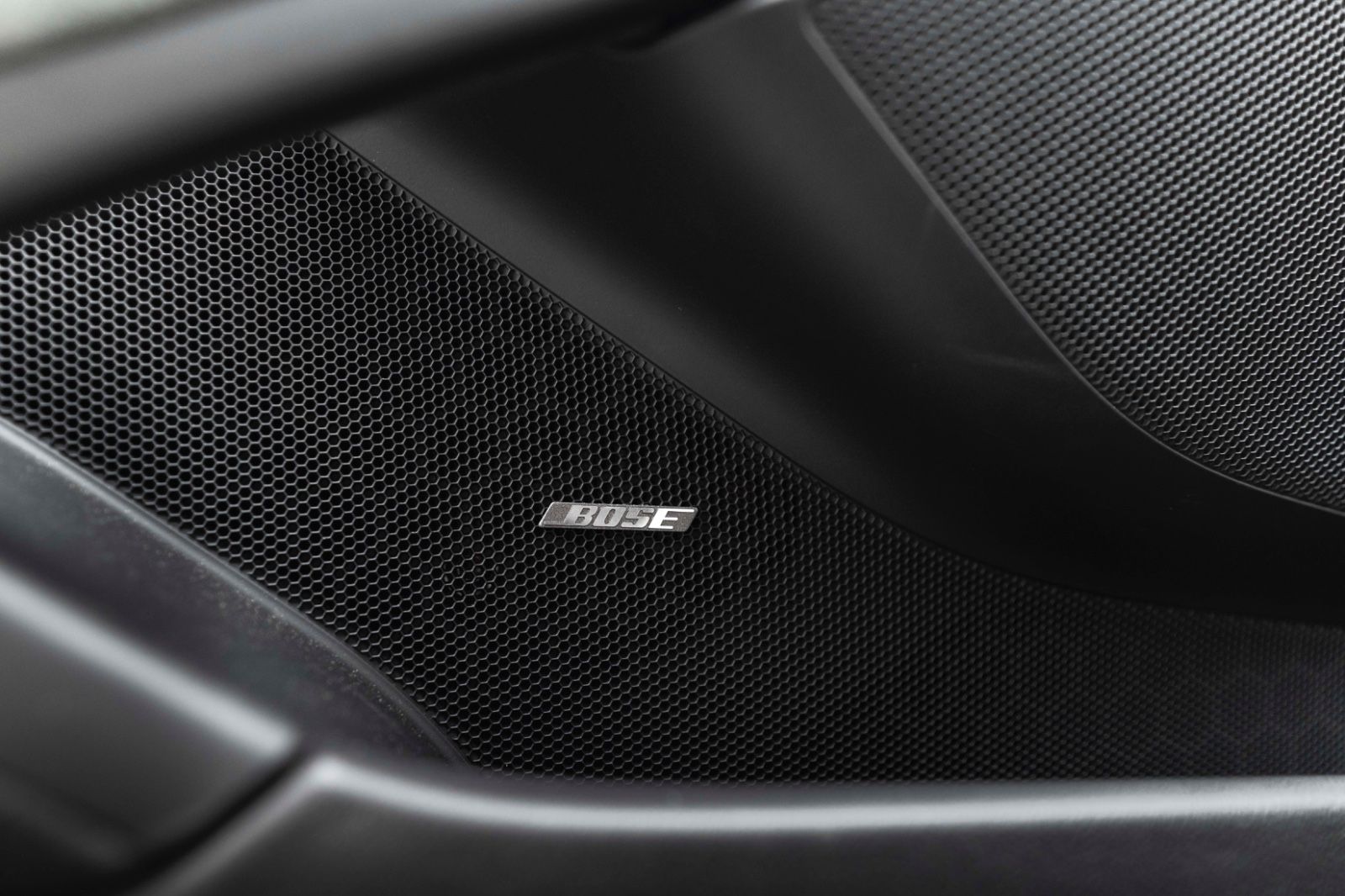 Fahrzeugabbildung Porsche Cayman GT4 RS WEISSACH LIFT BOSE PCCB MAGNESIUM