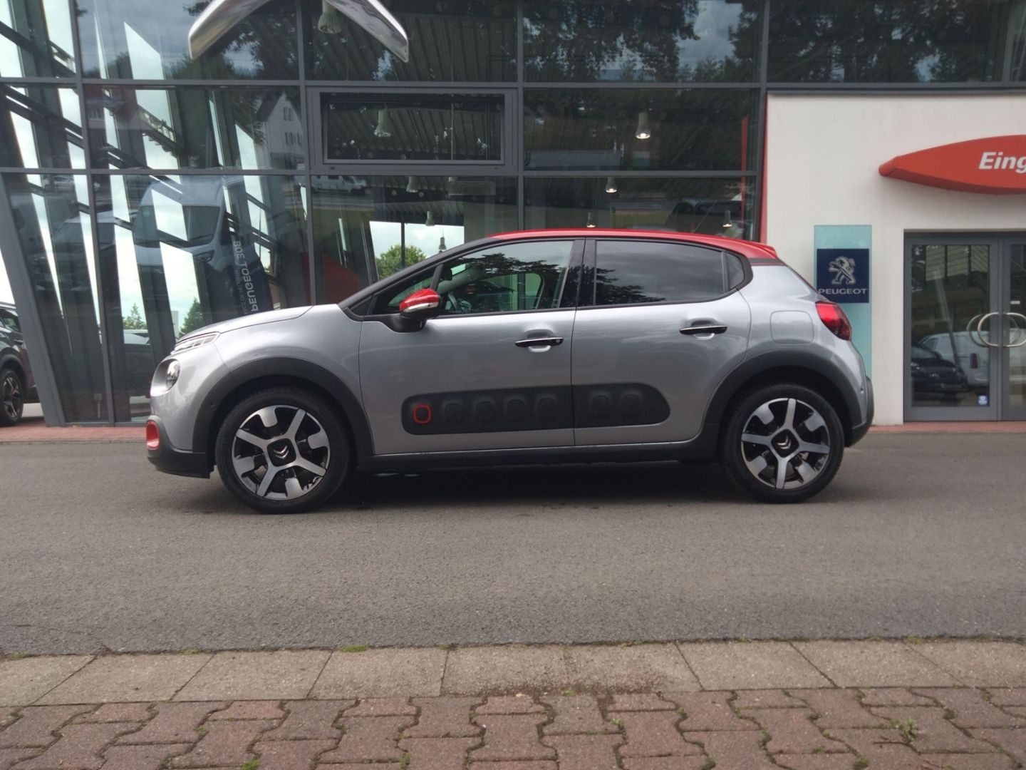 Fahrzeugabbildung Citroën C3 PureTech 110 S&S Shine Navi CarPlay Klimaauto