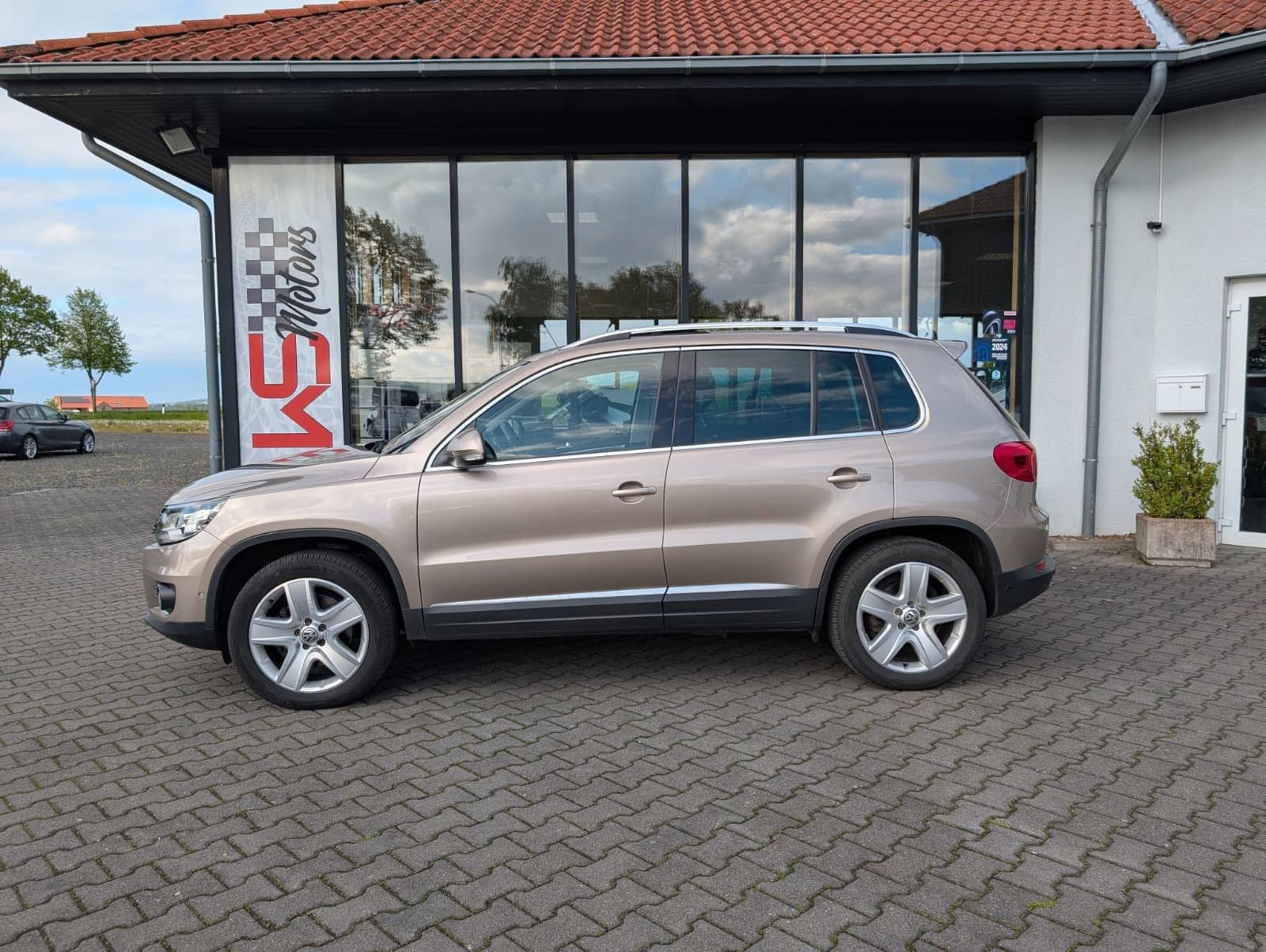 Fahrzeugabbildung Volkswagen Tiguan Sport & Style 4Motion