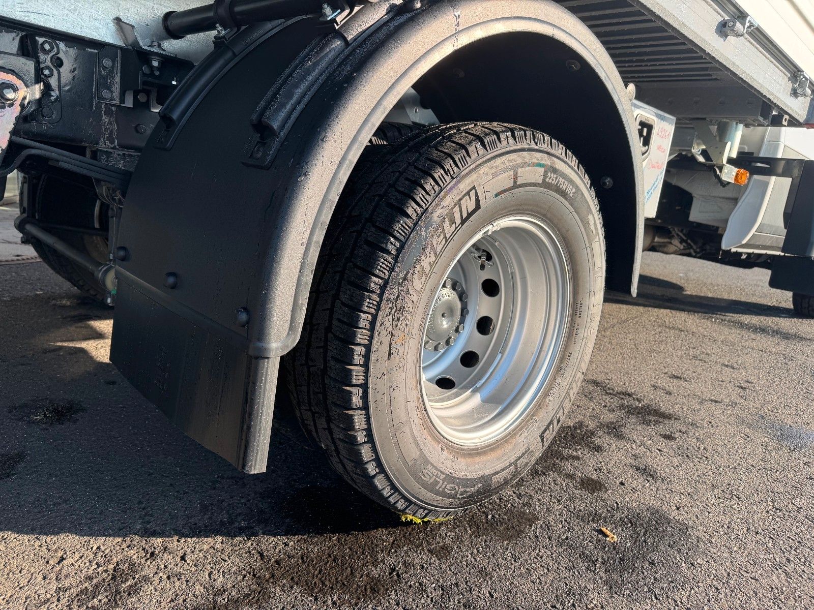 Fahrzeugabbildung Iveco Daily 70C18 H 3.0L *R3.750mm*AHK*Sperre*Standh*