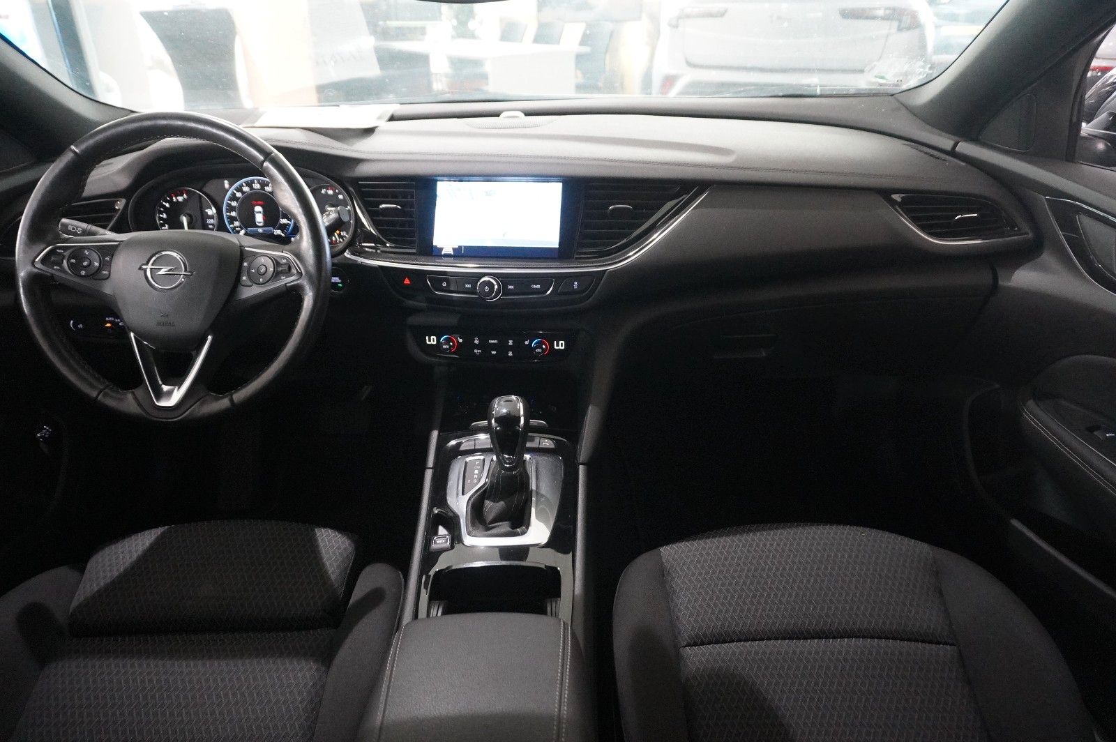 Fahrzeugabbildung Opel Insignia B ST 2.0D ELEGANCE NAVI/LED/KAMERA/AHK