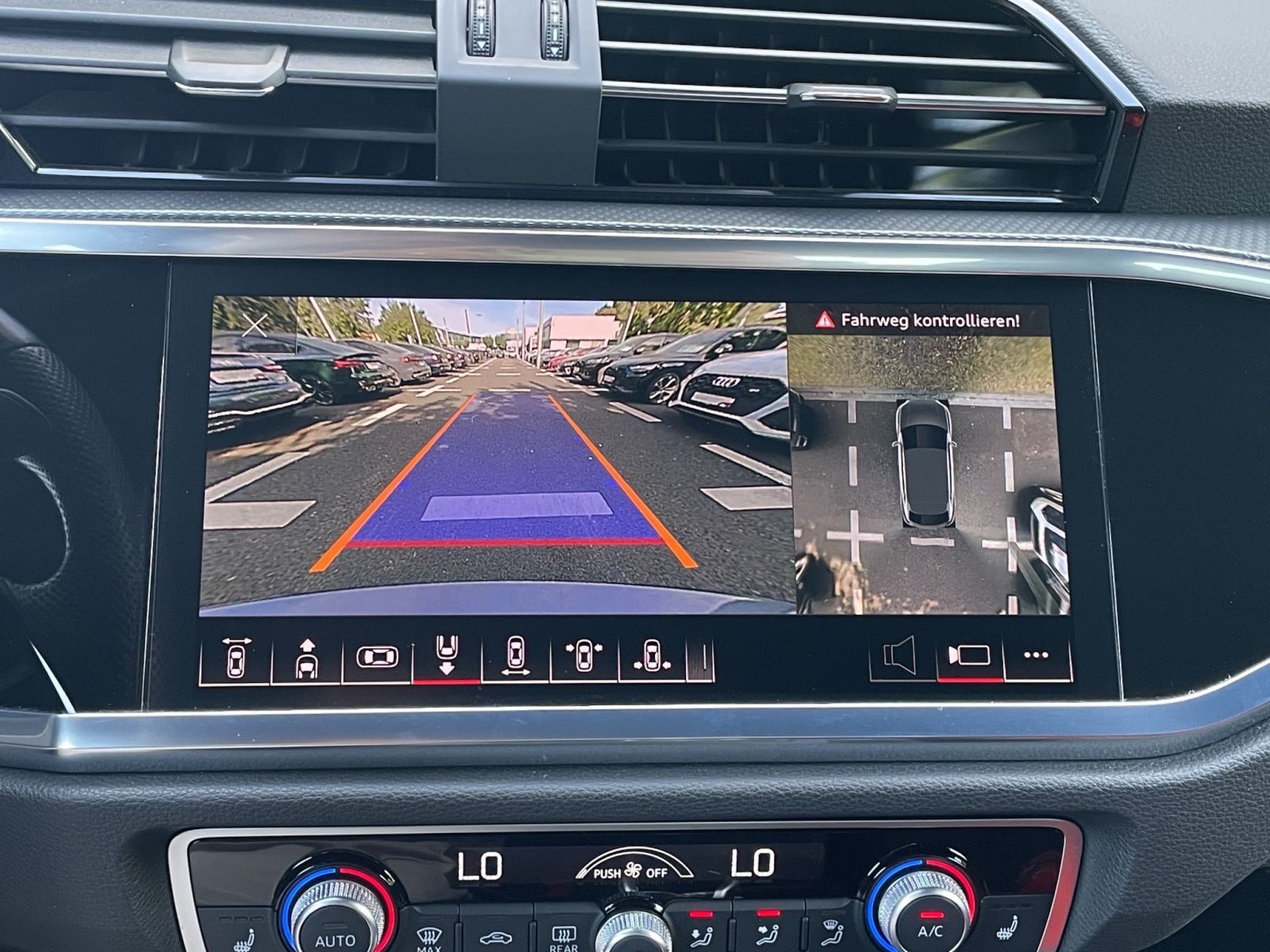 Audi Q3 SB 45 TFSI qu. S line Matrix SONOS AHK 360° foto 25