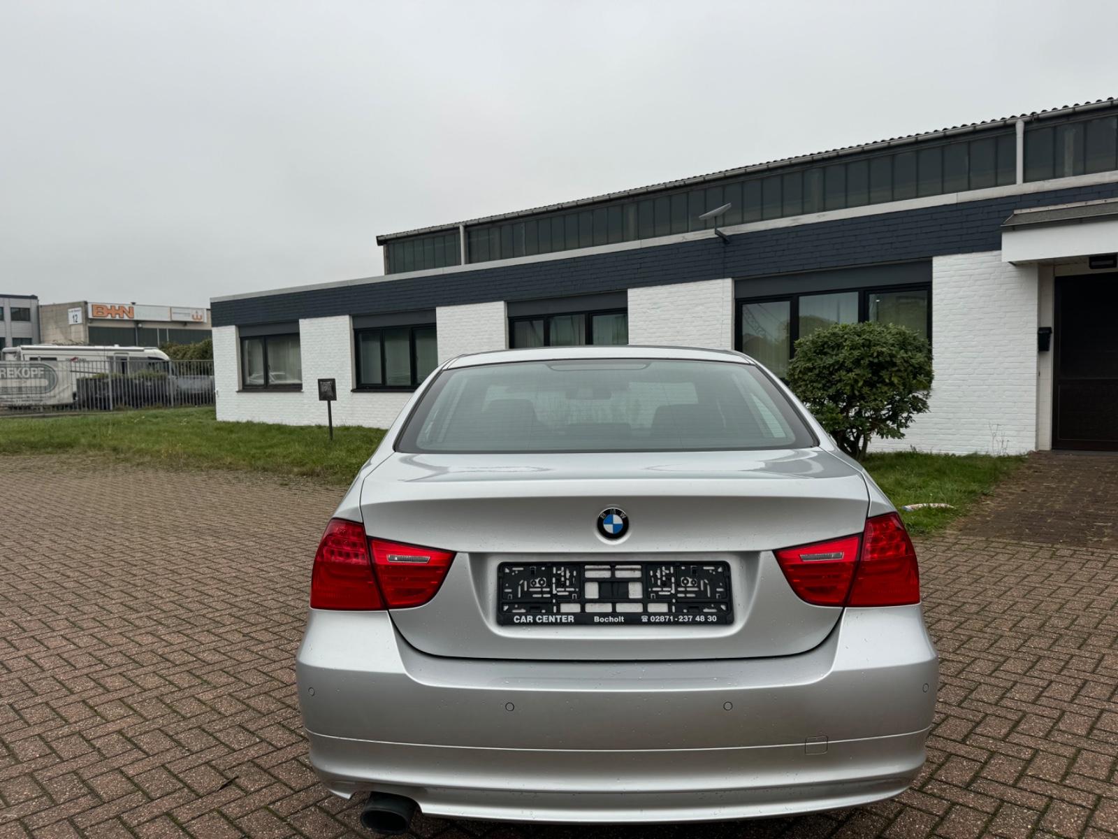 BMW 320 BMW Klima LED PDC Sportfahrwerk Euro 5