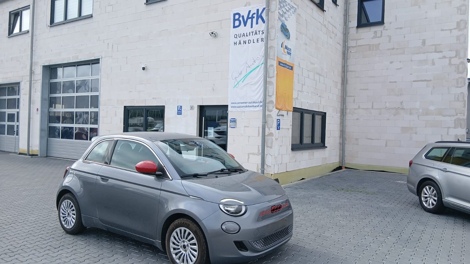 Fiat 500e Red, Schnellladefunktion 50 kW (DC)