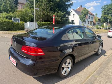 Volkswagen Passat - 3