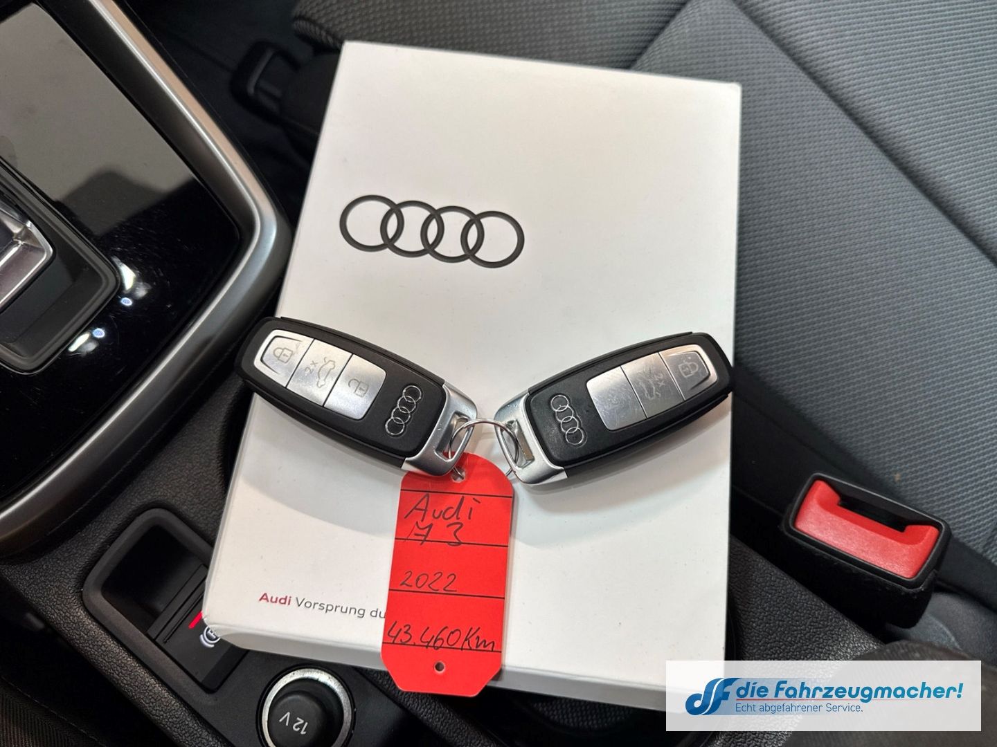 Fahrzeugabbildung Audi A3 Sportback 40 TFSI quattro S line El. Panodach