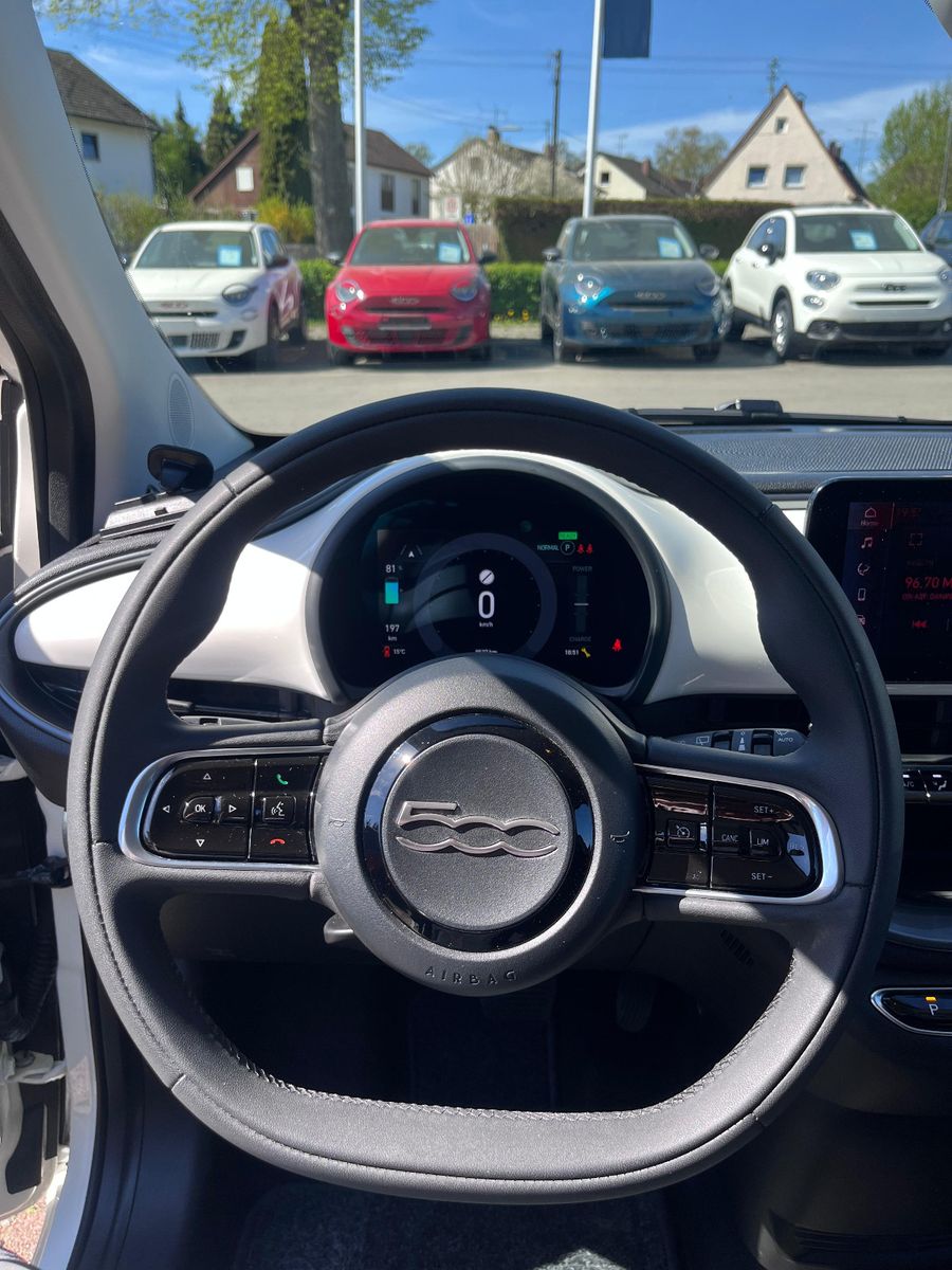 Fahrzeugabbildung Fiat 500E
