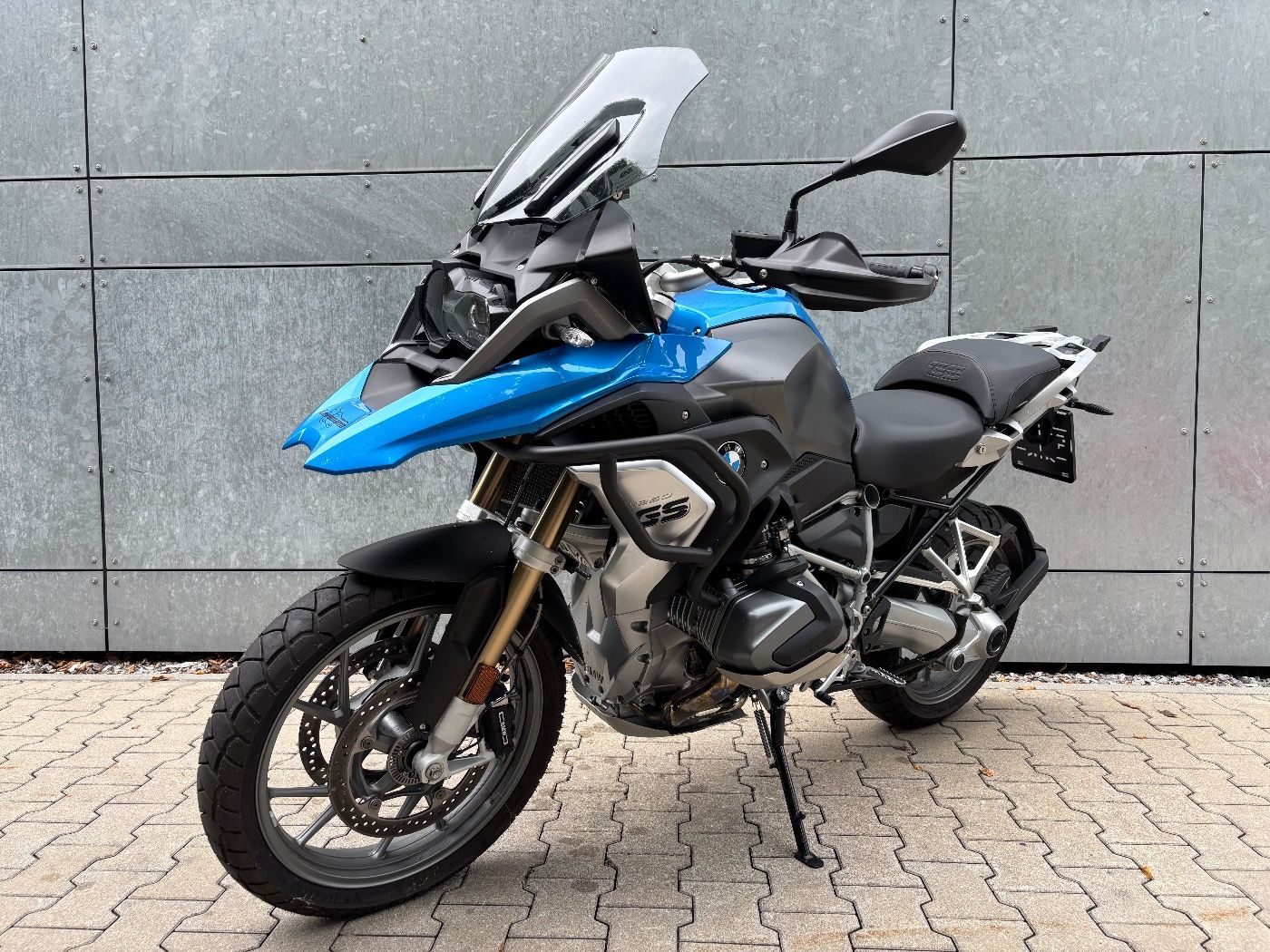 Fahrzeugabbildung BMW R 1250 GS 3 Pakete Akrapovic