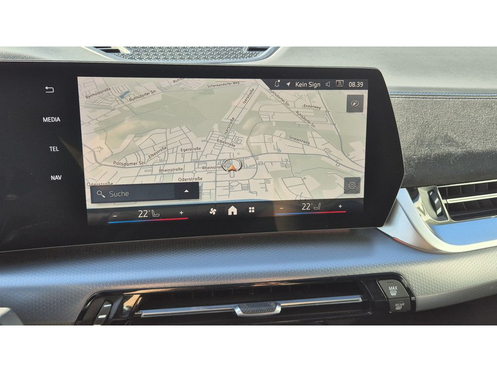 BMW X1 sDrive 18i M Sport Pro AHK PANO KAM LED NAVI foto 9