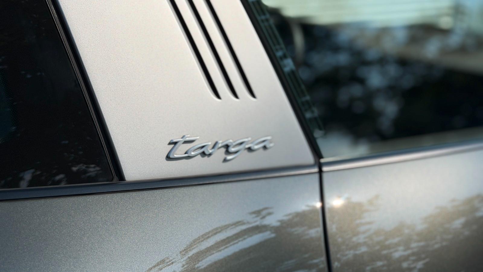 Porsche 992 Carrera 4 Targa Techart - Performance