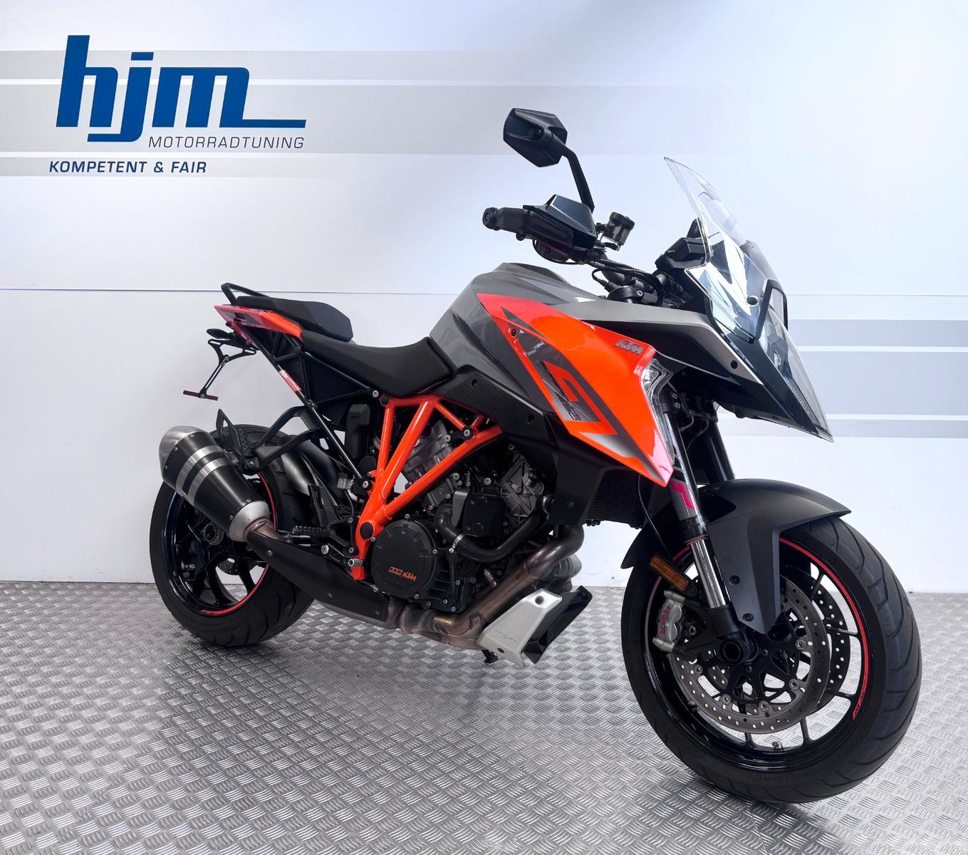 KTM 1290 Super Duke GT / Service neu!