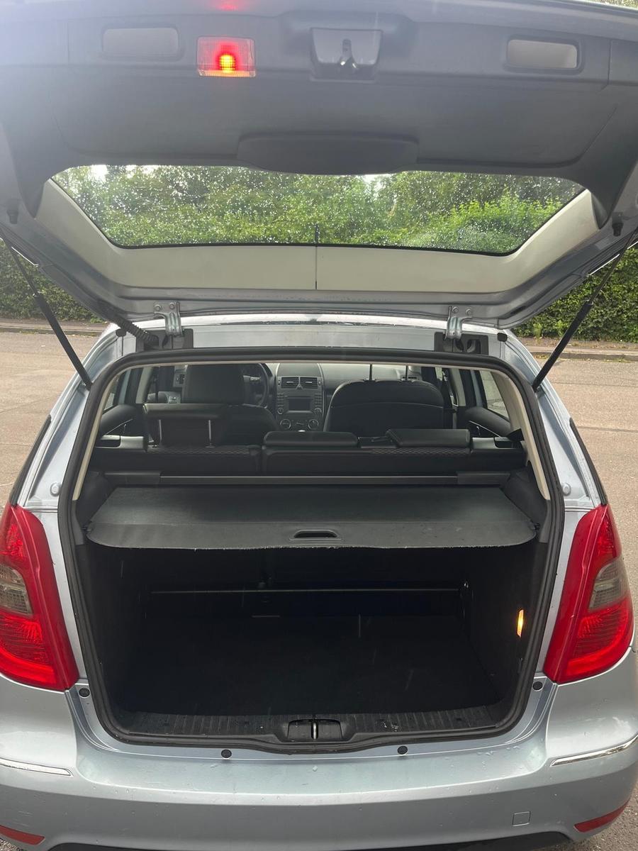 Mercedes-Benz A200 2010 — photo 13
