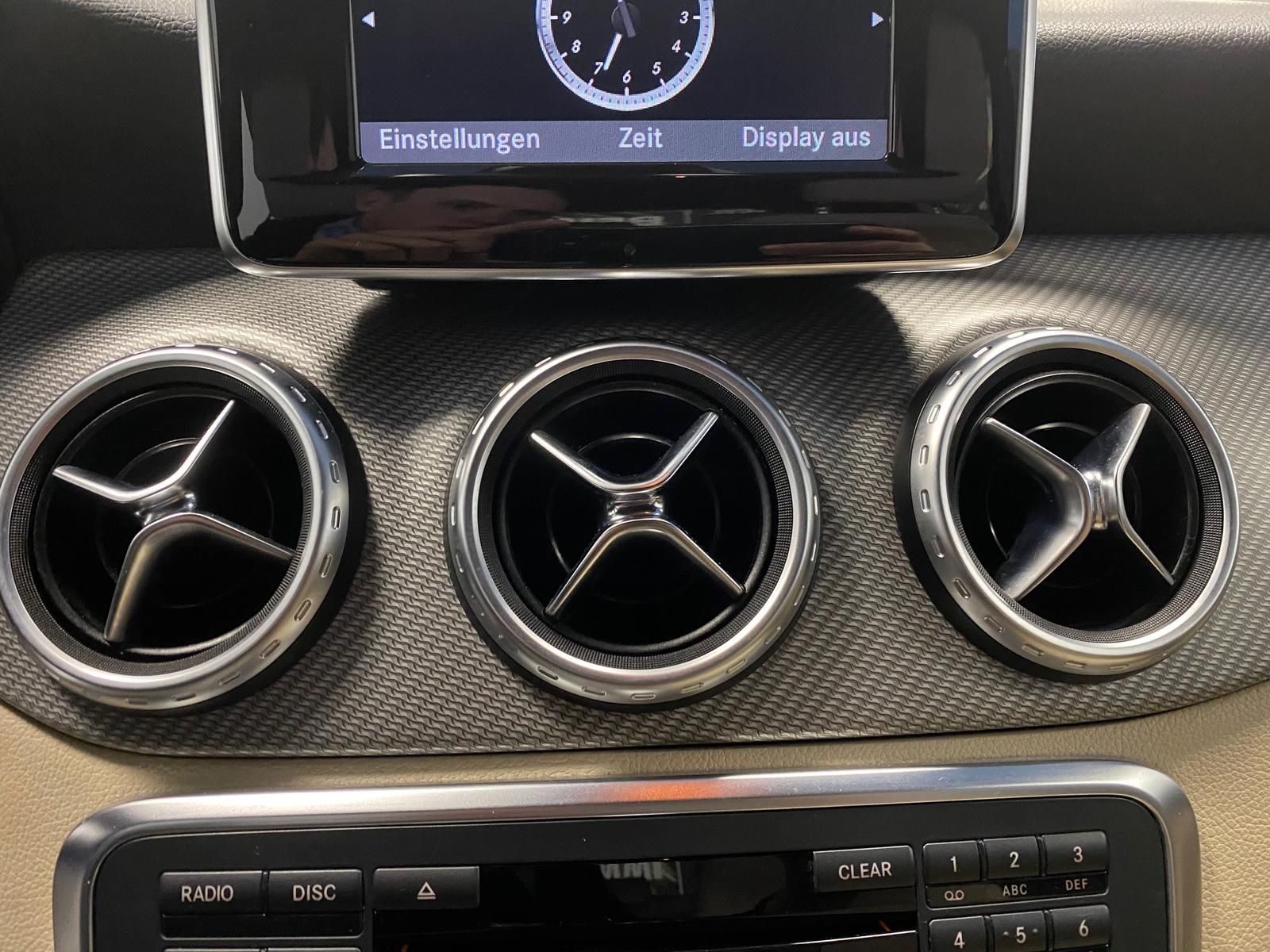 Fahrzeugabbildung Mercedes-Benz GLA 200 2.1 CDI KAT GLA 200 CDI / d (156.908) NA