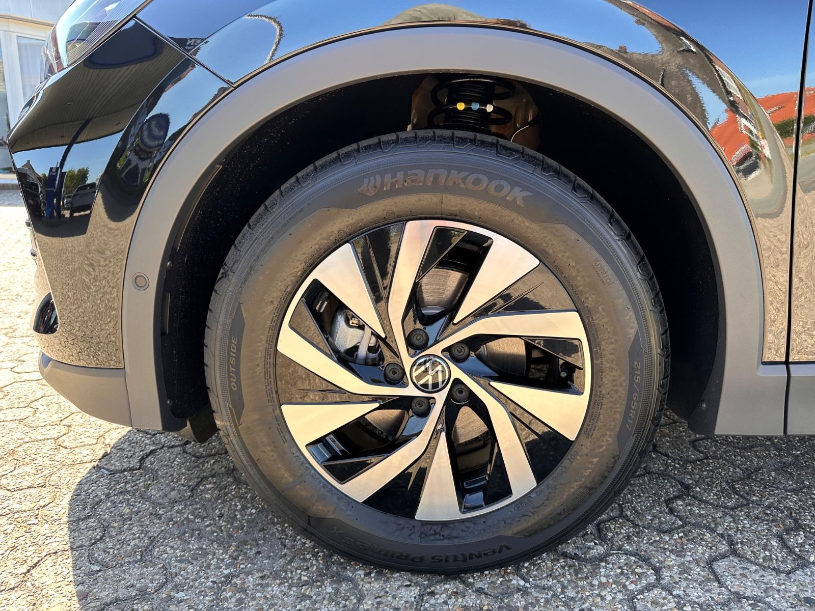 Fahrzeugabbildung Volkswagen Tiguan 1.5 eTSI Life DSG AHK/ACC/APP/LED+/360°