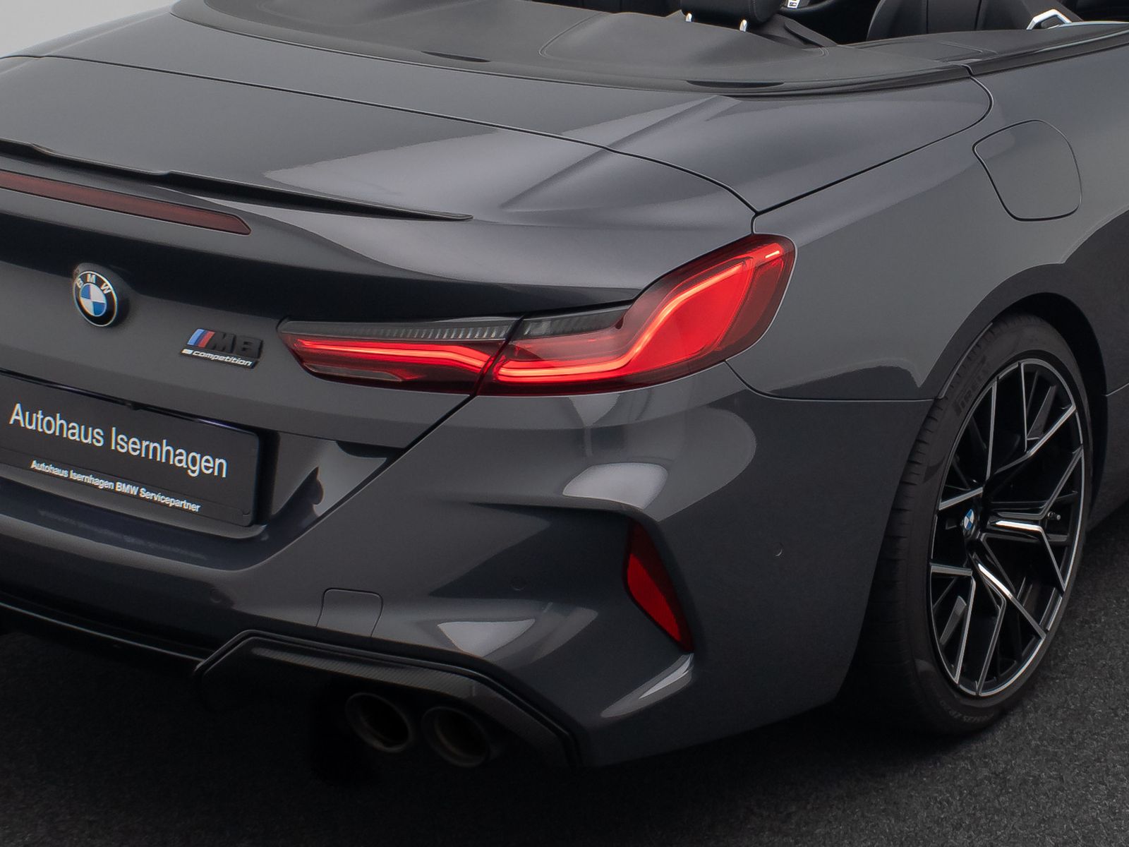 Fahrzeugabbildung BMW M8 Competition xD Cabrio B&W 360°Laser DAB Voll