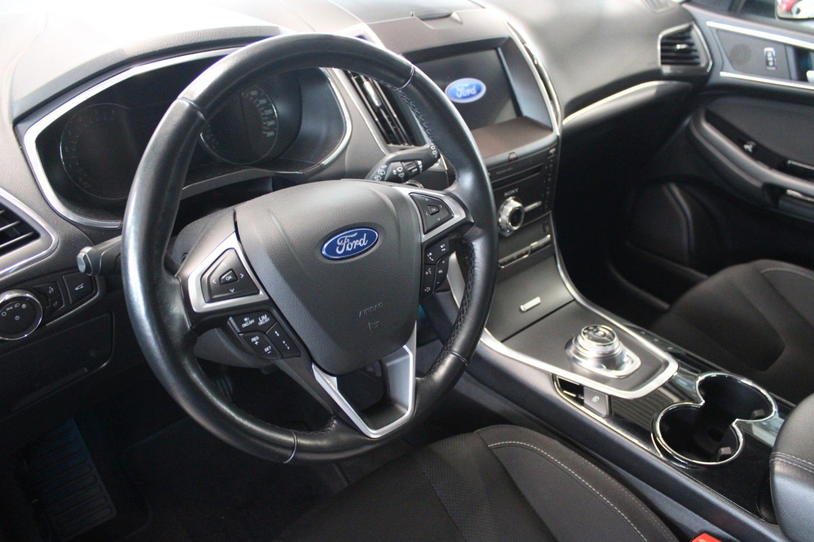 Fahrzeugabbildung Ford S-Max 140kW Titanium Automatik LED ACC CAM uvm.