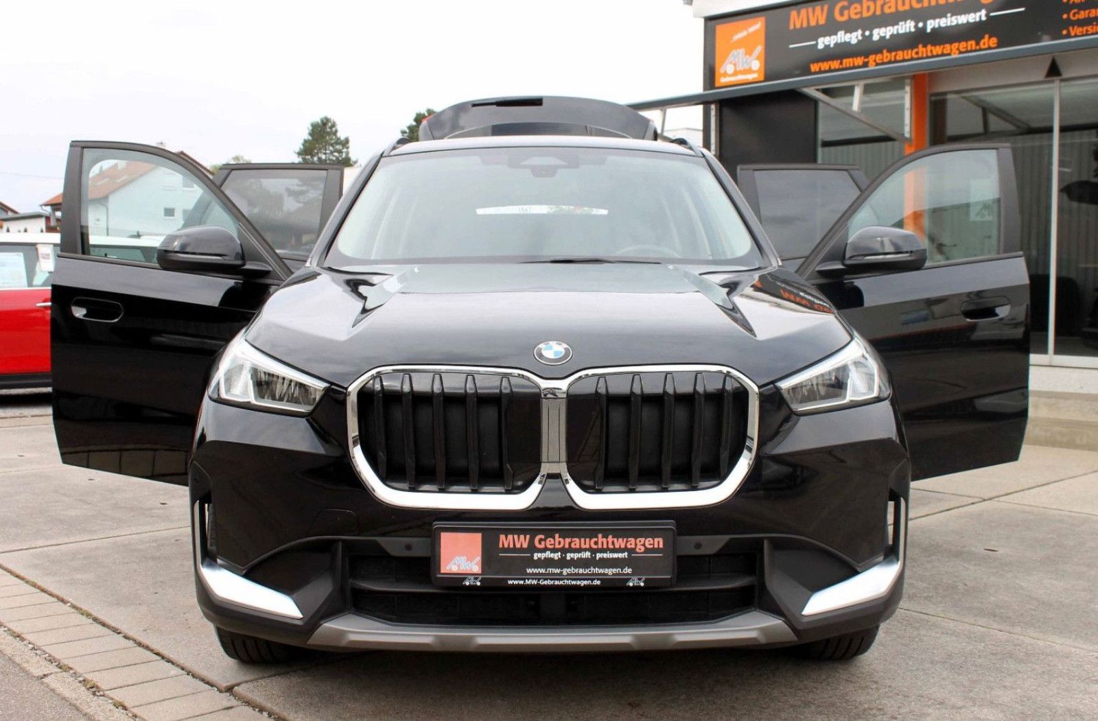 Fahrzeugabbildung BMW X1 sDrive 18i Steptr. ACC KAM PDC LED NAV AHK