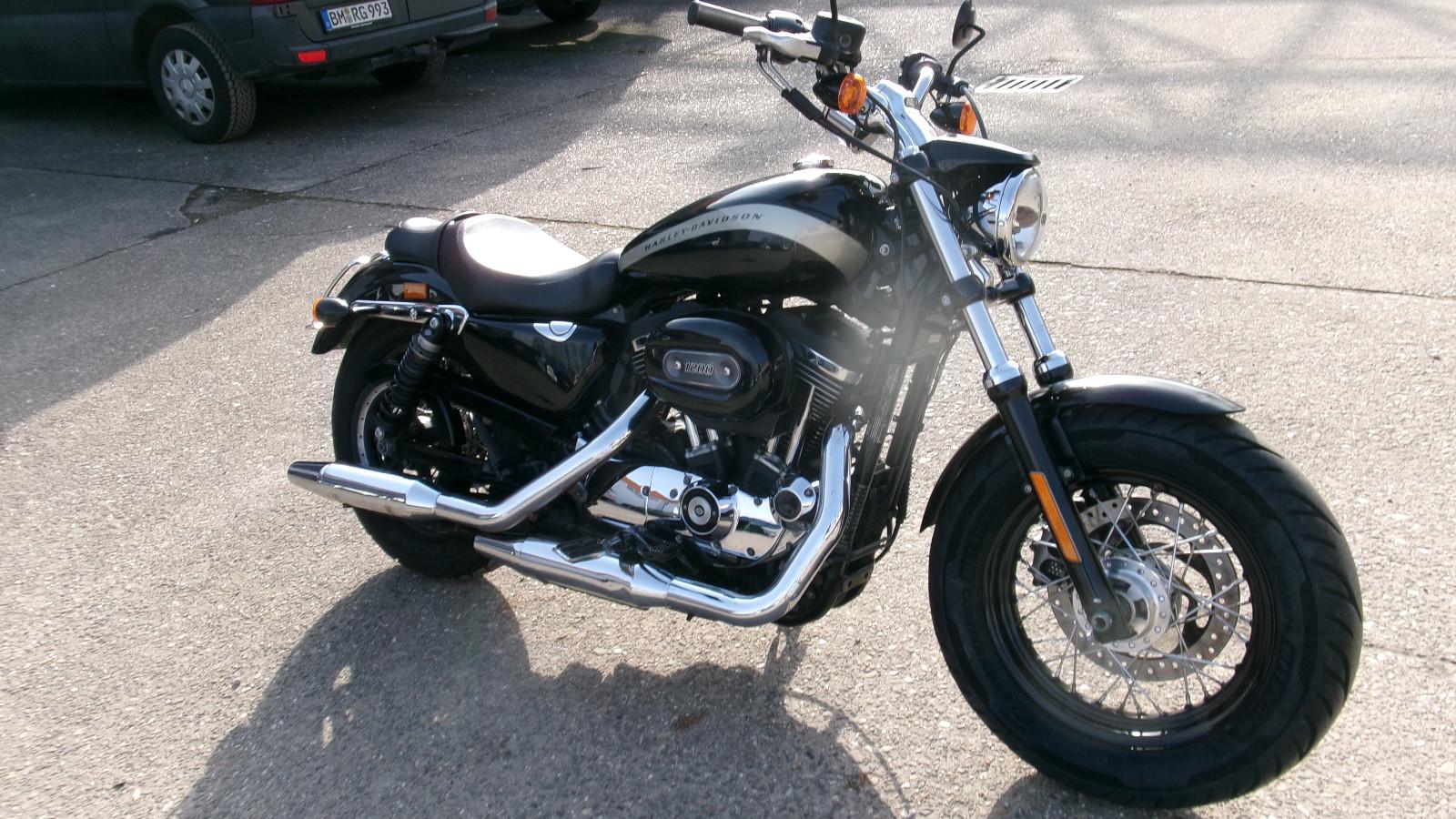 Harley-Davidson XL1200 Sportster Custom
