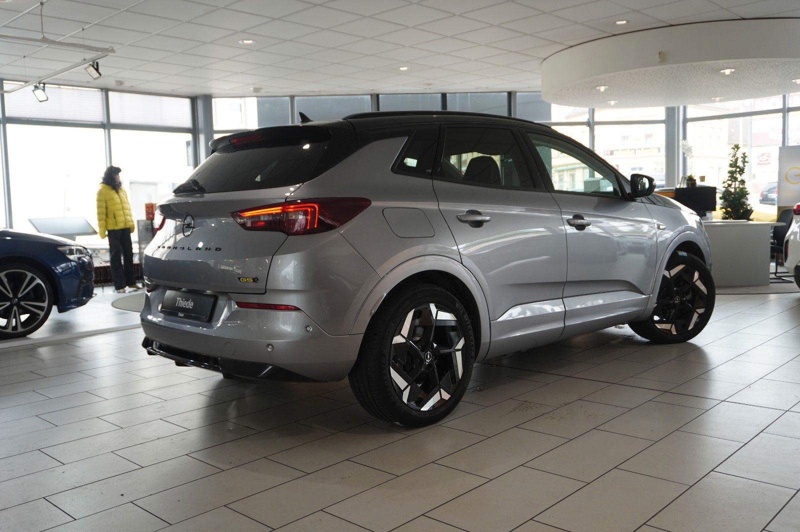 Fahrzeugabbildung Opel Grandland (X) 1.6T GSe 4HYBRID NAVI/LED/KAMERA