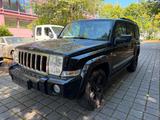 Jeep Commander Limited*3.0 CRD*Autom*7-Sitze*Pano* - Jeep Commander Limited mit Diesel-Antrieb