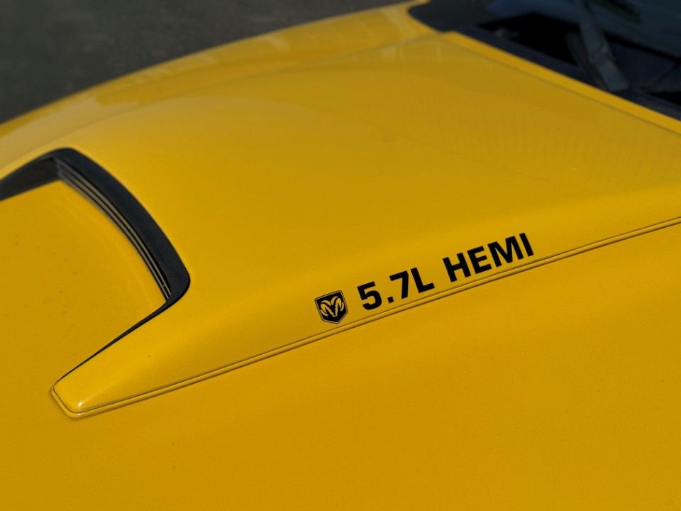Fahrzeugabbildung Dodge RAM 5.7 V8 HEMI Single Cab ShortBed Rumble Bee