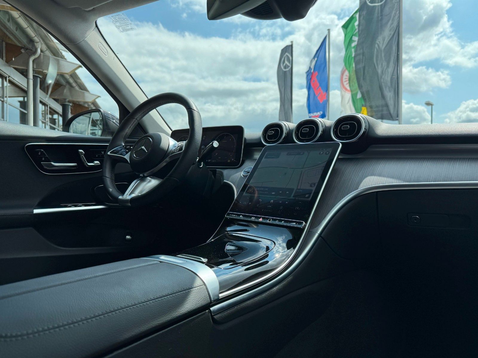 Fahrzeugabbildung Mercedes-Benz C 200d T Avantgarde AHK+RFK+Memory+TotW