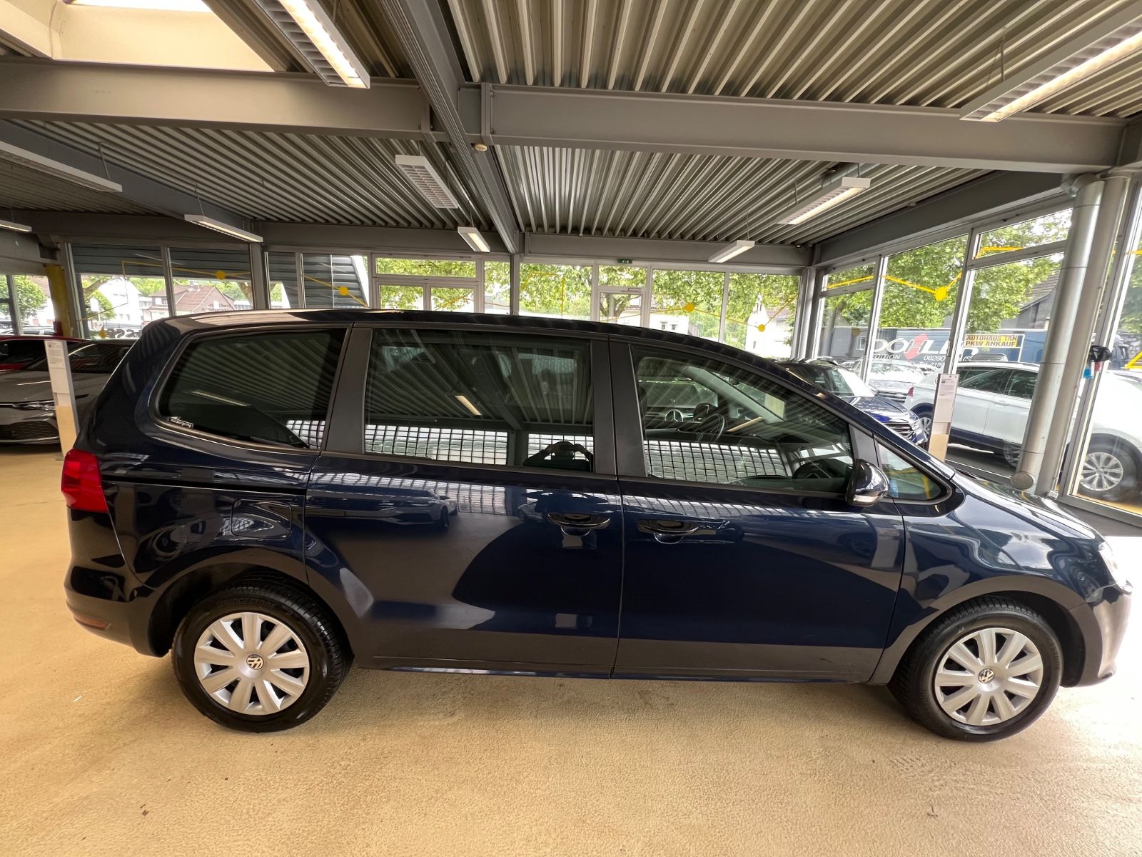 Fahrzeugabbildung Volkswagen Sharan 2.0 TDI BMT*CARPLAY*RÜCKFAHRKAMERA*7.SITZ
