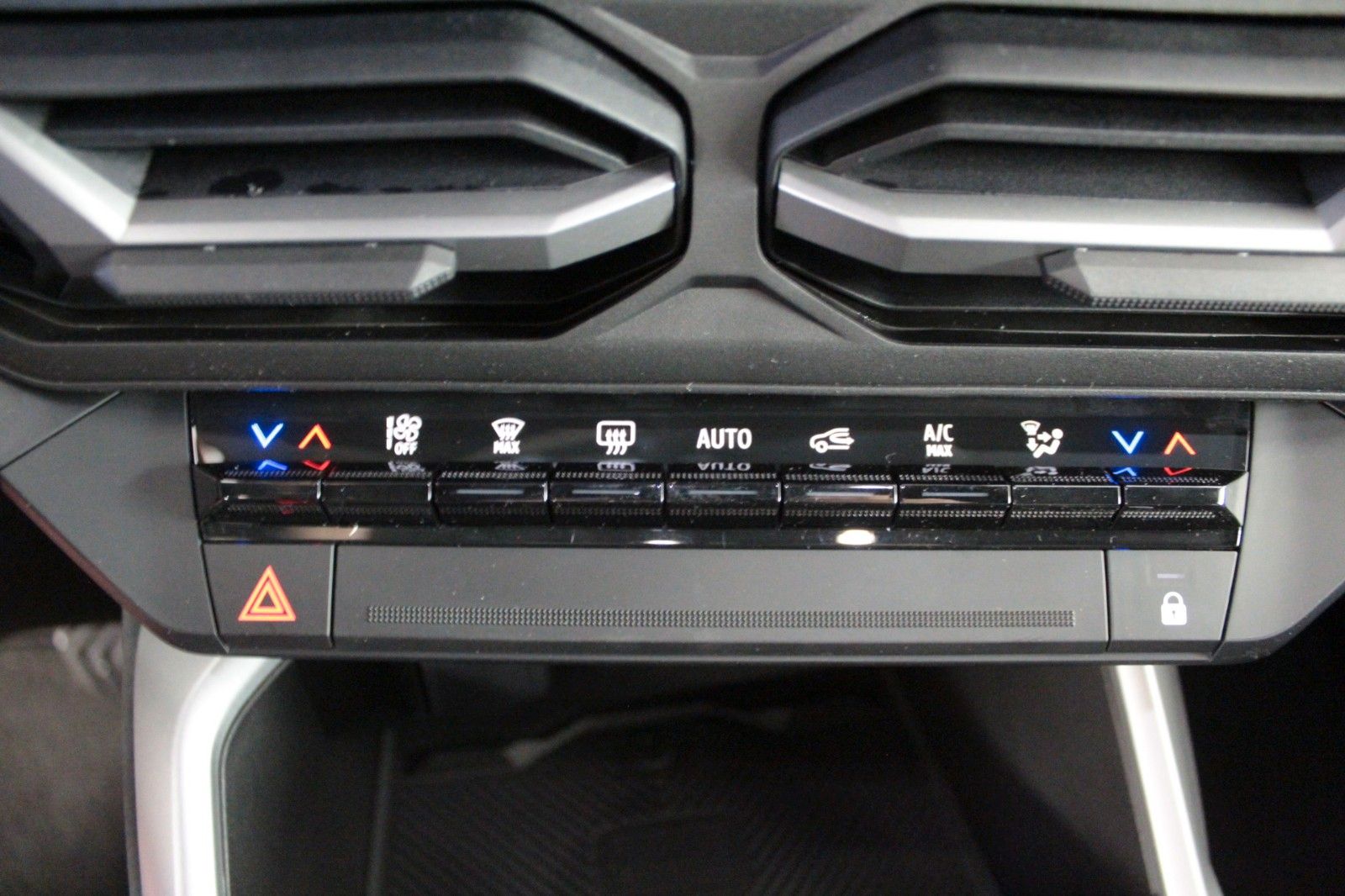 Fahrzeugabbildung Dacia Bigster hybrid   140 Journey   Winterpaket *City