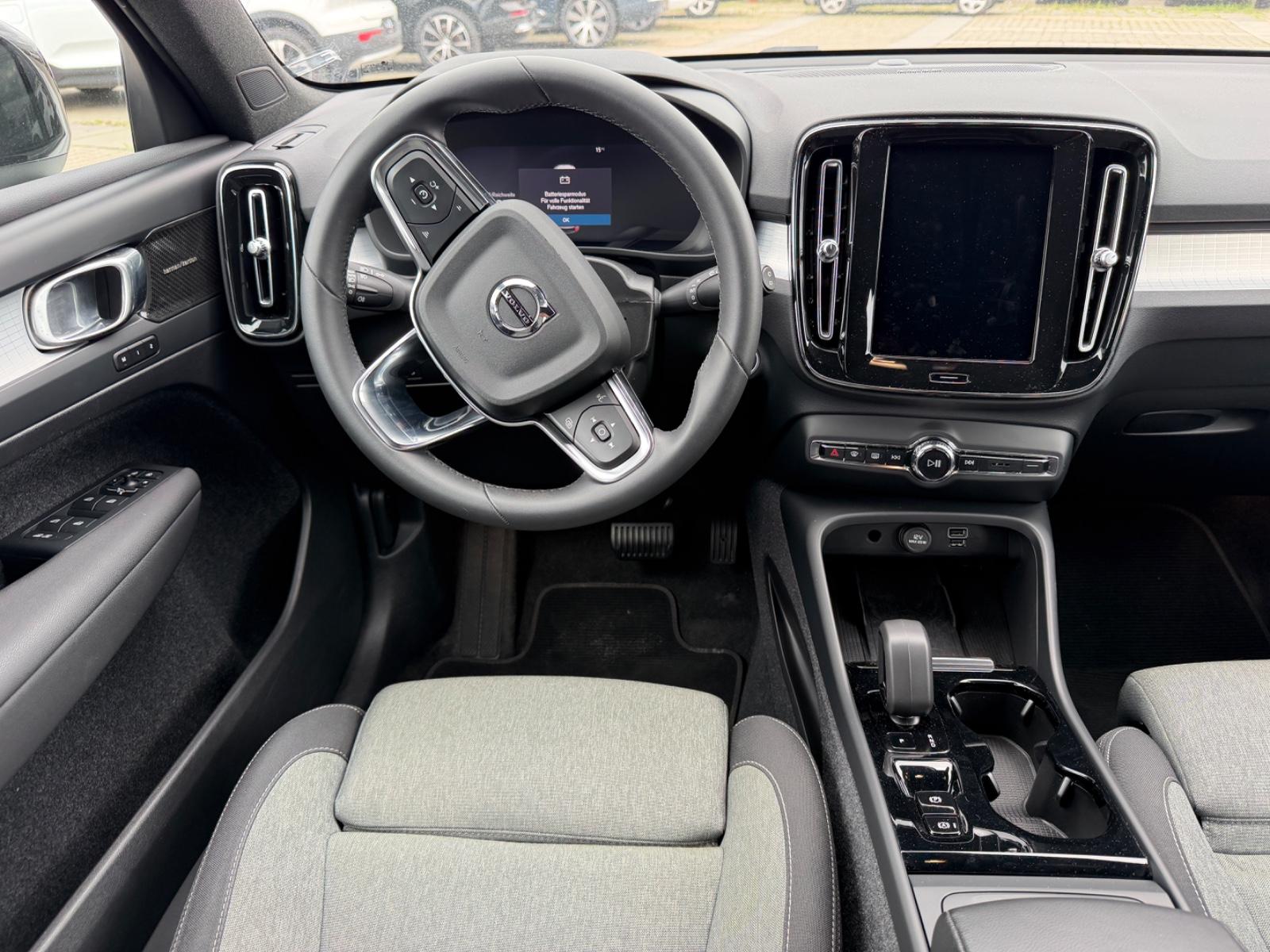 Volvo XC40 Plus Dark 2WD/Navi/Harman-Kardon
