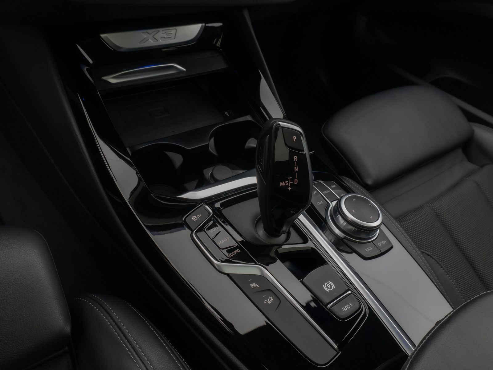 Fahrzeugabbildung BMW X3 xD20d xLine Kamera Panorama DAB HUD HiFi AHK