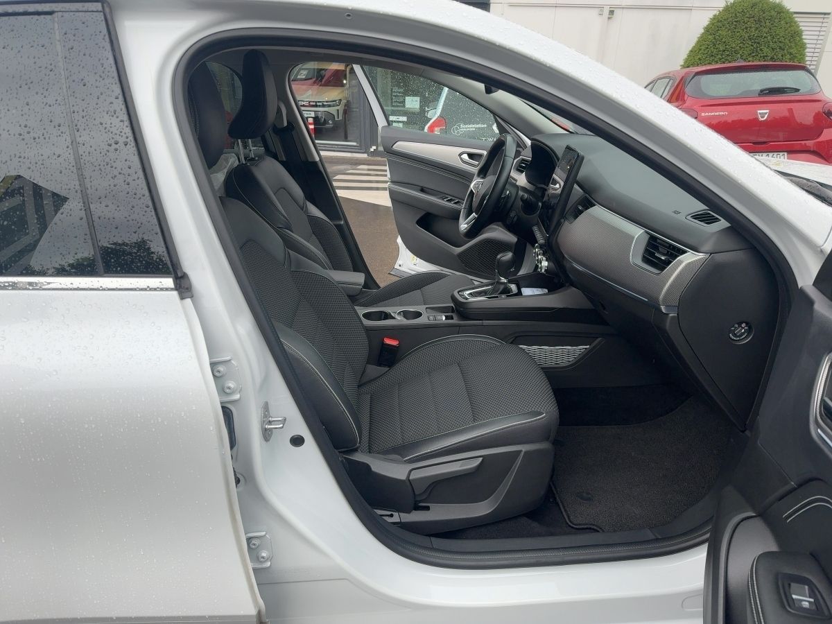Fahrzeugabbildung Renault Arkana INTENS TCe 140 EDC SHZ Navi Kamera