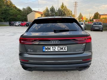 Audi Q8 - 8