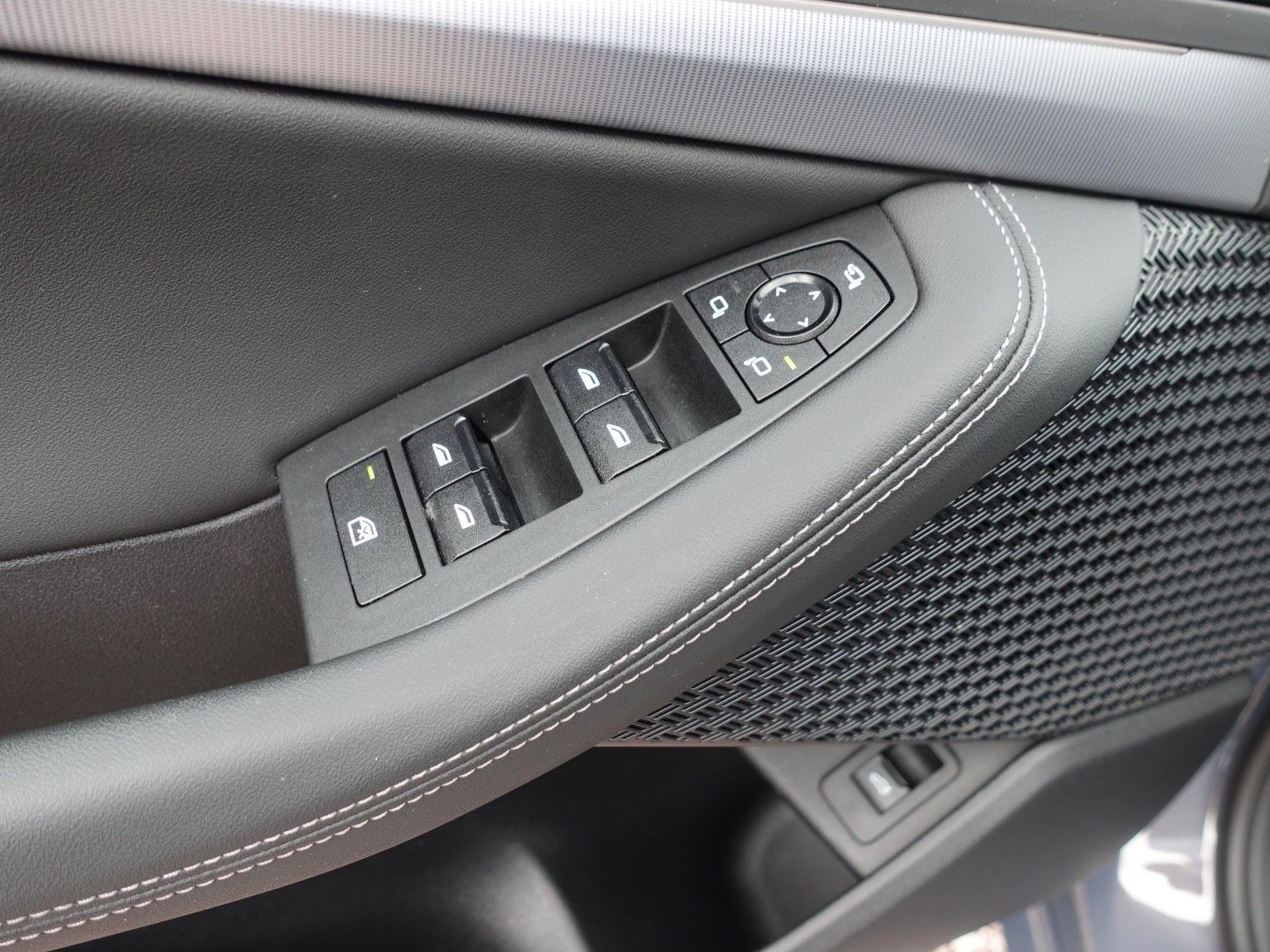 Fahrzeugabbildung BMW 218i Active Tourer Aut. DCT Ad.LED/AHK/el.Heckkl
